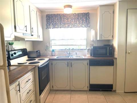 71 Seminole Path, Wildwood FL - photo 11 of 31