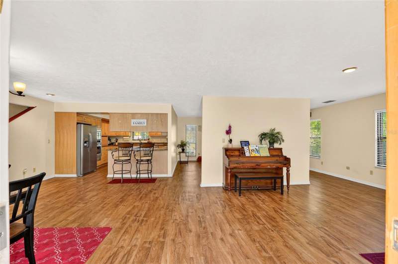 4 bedroom Single Family Residence at 18784 NW 230th Street, G M Whetstone Estate Add To H S, High Springs — photo 2