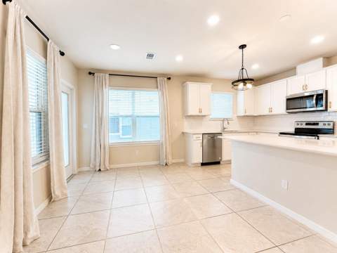 2092 Cross Prairie Parkway, Kissimmee FL - photo 12 of 44