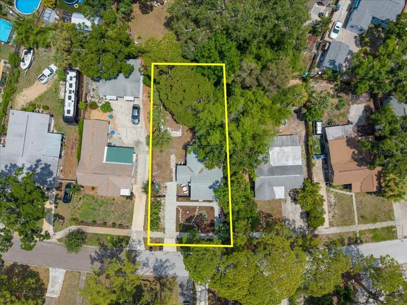 2 bedroom Single Family Residence at 745 Alamanda Way, Lake Maggiore Park Rev, St Petersburg — photo 2