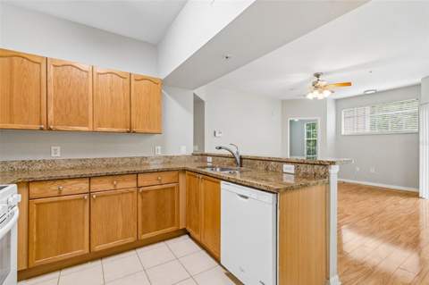 5125 Palm Springs Boulevard #15105, Tampa FL - photo 14 of 35