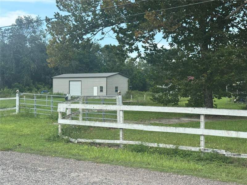 2 bedroom Manufactured Home at 10039 May Gold Lane, Spring Hill, Spring Hill — photo 2