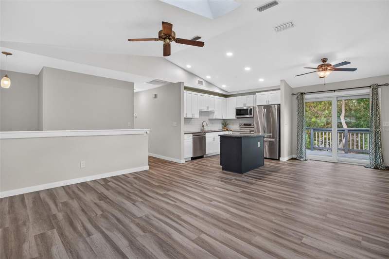 3 bedroom Single Family Residence at 3136 Johns Parkway, Clearwater, Clearwater — photo 3