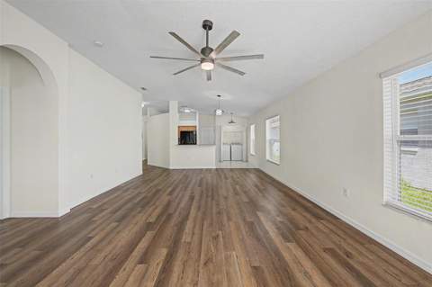 7838 Carriage Pointe Drive, Gibsonton FL - photo 17 of 72