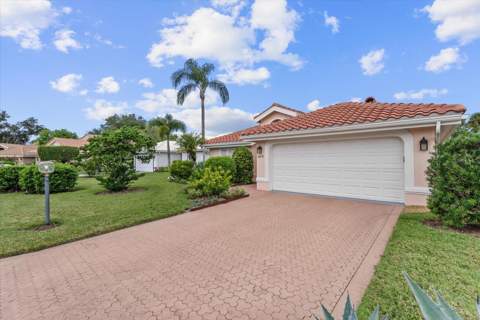 5815 Fairwoods Circle, Sarasota FL - photo 6 of 63