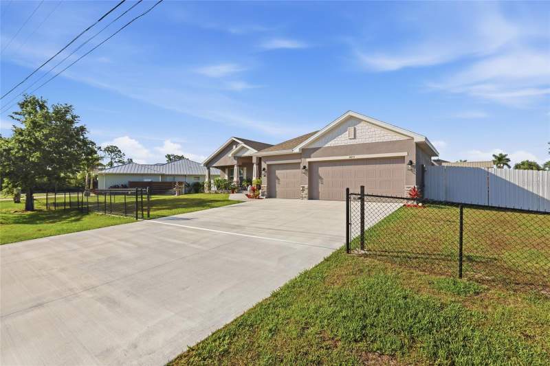 4 bedroom Single Family Residence at 14735 Keystone Blvd, Port Charlotte Sec 081, Port Charlotte — photo 2