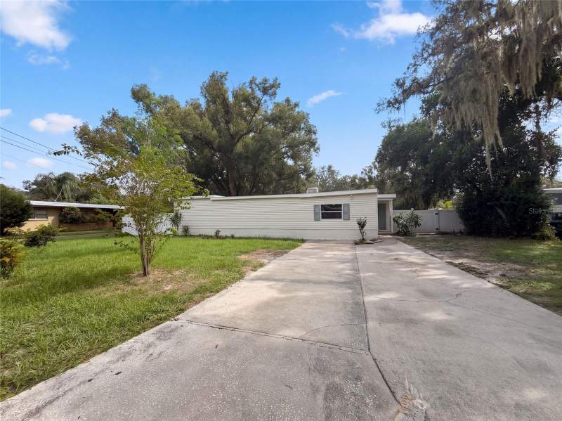409 BERWICK AVENUE home for sale in Temple Terrace Riverside Subdi