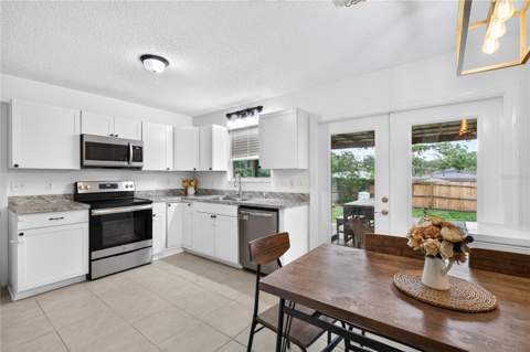 30832 Ridgeview Avenue, Mount Plymouth FL - photo 7 of 32