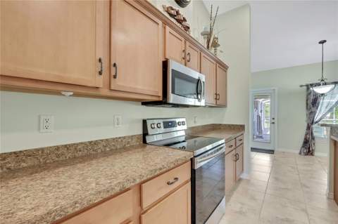 15157 Duck Hawk Road, Weeki Wachee FL - photo 12 of 48