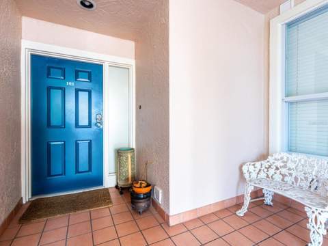 5430 Eagles Point Circle #101, Sarasota FL - photo 10 of 59
