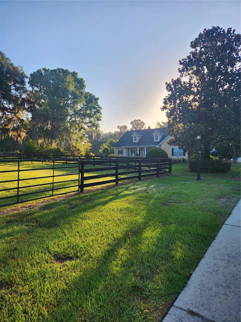 4 bedroom Single Family Residence at 9041 SW 14th Avenue, Spring Grove, Ocala — photo 4