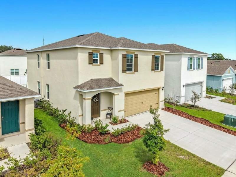 5 bedroom Single Family Residence at 182 Amberwood Way, Magnolia Pointe, Umatilla — photo 2