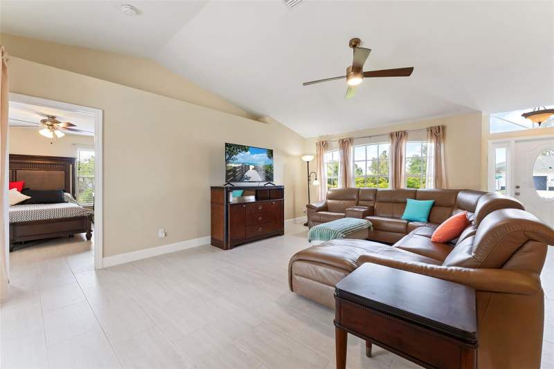 3 bedroom Single Family Residence at 1127 SW 29th Street, Cape Coral, Cape Coral — photo 5