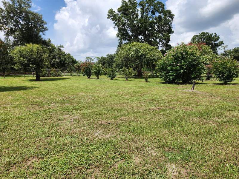 4 bedroom Single Family Residence at 3903 Powerline Road, Unplatted, Lithia — photo 2