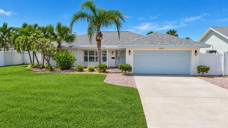 3 bedroom Single Family Residence at 6410 3rd Palm Point, Three Palms Point, St Pete Beach — photo 2