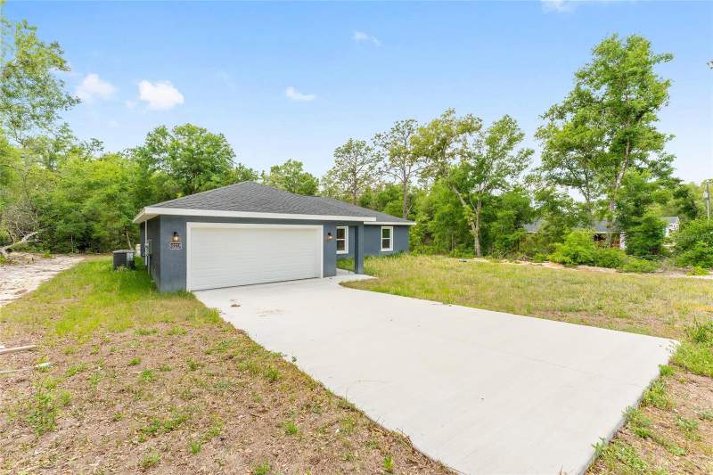 3 bedroom Single Family Residence at 10374 SE 126th Lane, Lake Weir Heights, Belleview — photo 2