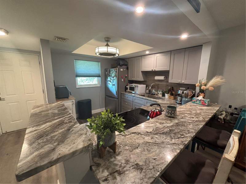 2 bedroom Condominium at 4805 Alt 19 #624, Cove Spgs Condo, Palm Harbor — photo 3