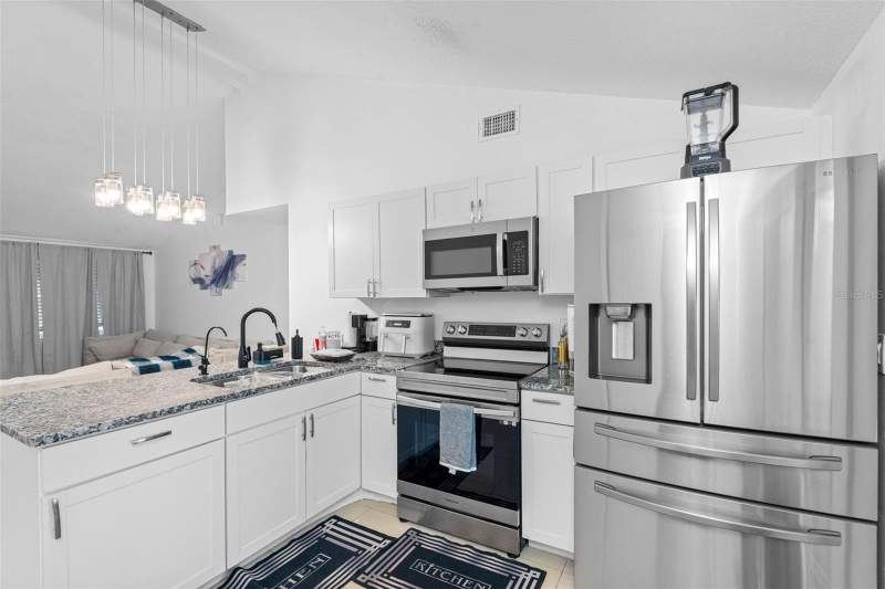 3 bedroom Single Family Residence at 10113 Royal Acres Court, Timberlane Sub Unit 2, Tampa — photo 4