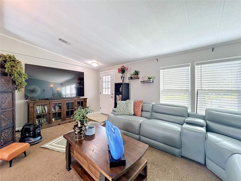 3 bedroom Manufactured Home at 7519 Charlin Parkway, Charlin Park Fifth Add, Orlando — photo 4