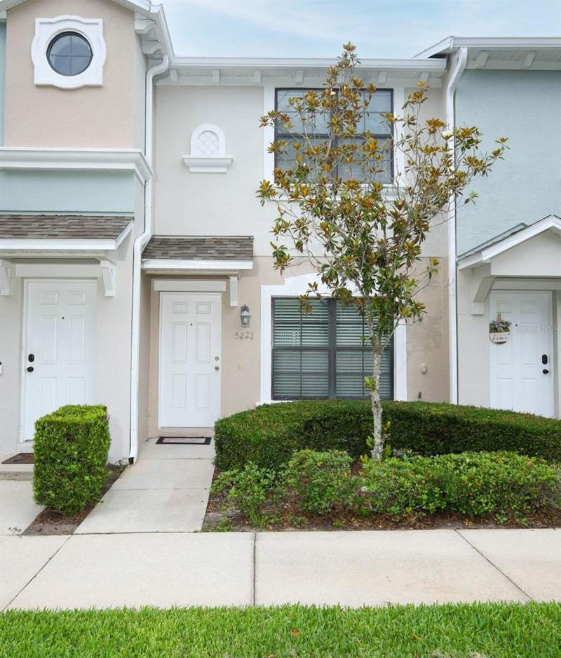 5221 WINDSOR LAKE CIRCLE home for sale in Windsor Lake Townhomes East