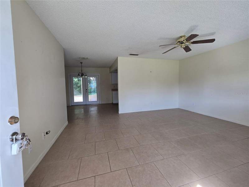 2 bedroom Single Family Residence at 6043 SW 63rd Street, Oak Creek Village, Ocala — photo 2