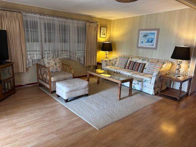 2 bedroom Mobile Home at 714 S Green Circle, Country Club Estates, Venice — photo 5