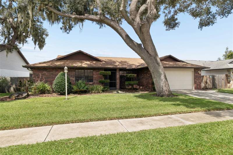 4 bedroom Single Family Residence at 653 Timber Pond Drive, Timber Pond Sub Unit 2, Brandon — photo 5