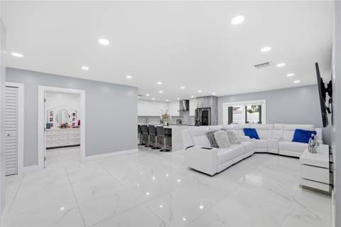 7101 Shenandoah Court, Tampa FL - photo 14 of 55