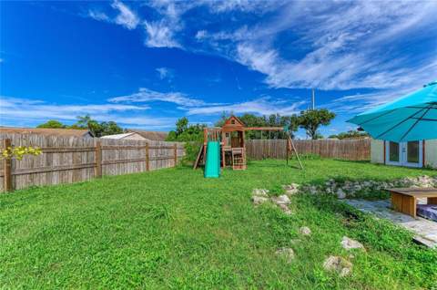 2219 Lockwood Meadows Circle, Sarasota FL - photo 9 of 42