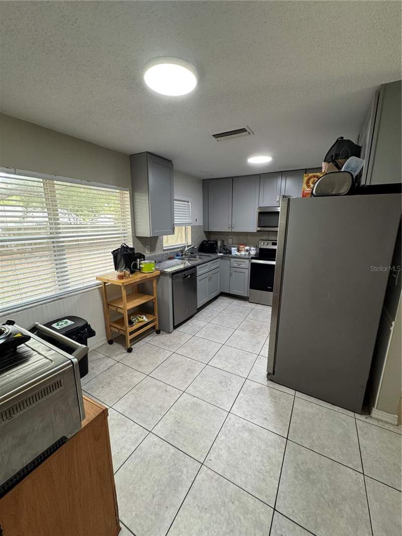 3 bedroom Single Family Residence at 201 Lentz Road, Casa De Sol, Brandon — photo 3