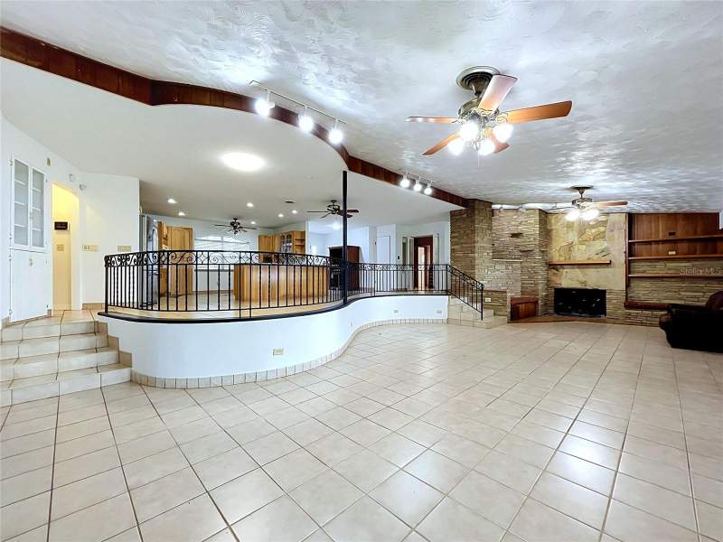 3 bedroom Single Family Residence at 1348 Edgewater Beach Drive, Edgewater Beach Resub, Lakeland — photo 4