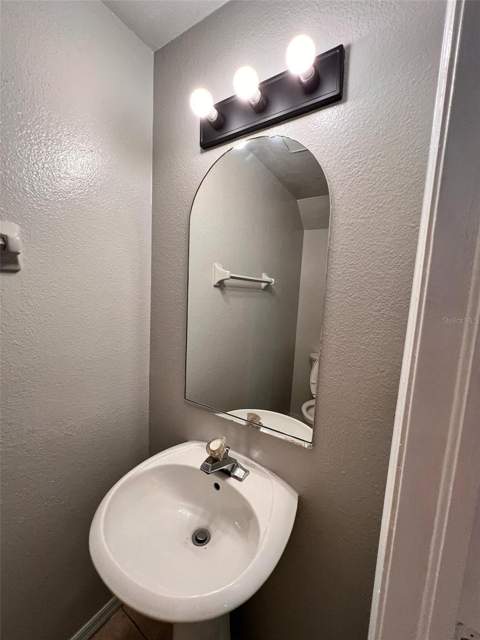 8674 Hunters Key Circle, Tampa FL - photo 7 of 16