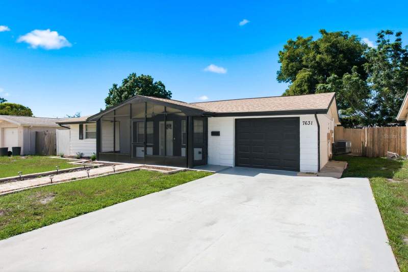 7631 HOLLYRIDGE DRIVE home for sale in Magnolia Valley