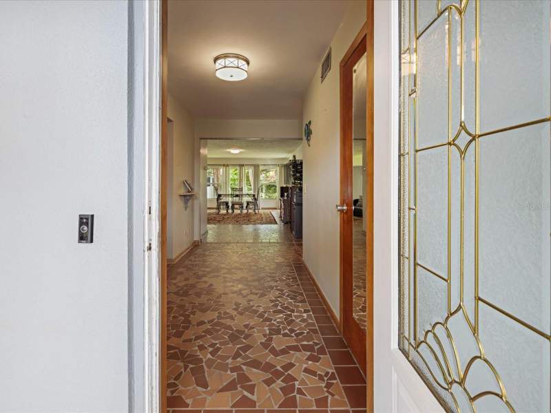 3 bedroom Single Family Residence at 2100 McKinley Street, Skycrest Terrace 2nd Add, Clearwater — photo 4