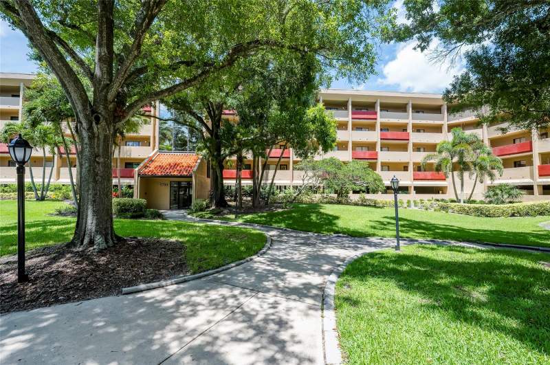 1 bedroom Condominium at 3062 Eastland Boulevard #406, Imperial Pines Condo, Clearwater — photo 4