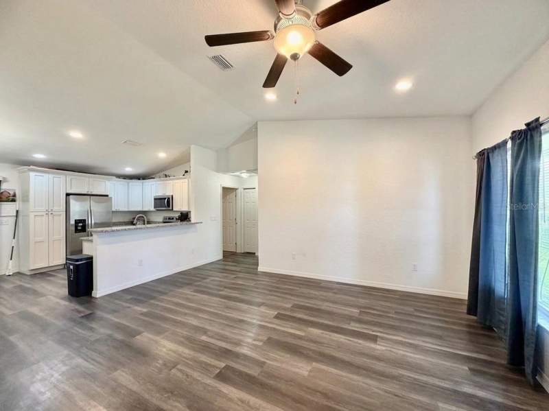 3 bedroom Single Family Residence at 48 Maple Drive, Silver Spgs Shores Un 31, Ocklawaha — photo 3