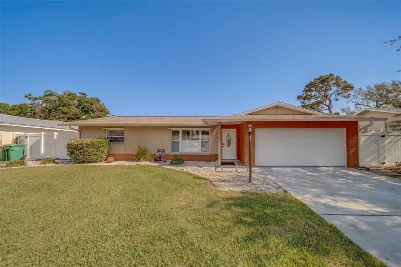 Oakhurst AcresHomes for Sale in Seminole, FL