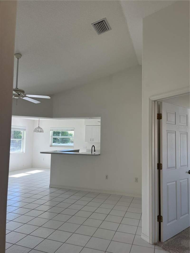 3 bedroom Single Family Residence at 1551 Royal Road, South Venice, Venice — photo 5