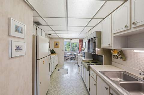 4890 Bay Street #326, St Petersburg FL - photo 6 of 18