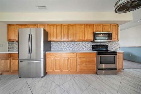 609 Fox Hills Drive, Sun City Center FL - photo 12 of 49