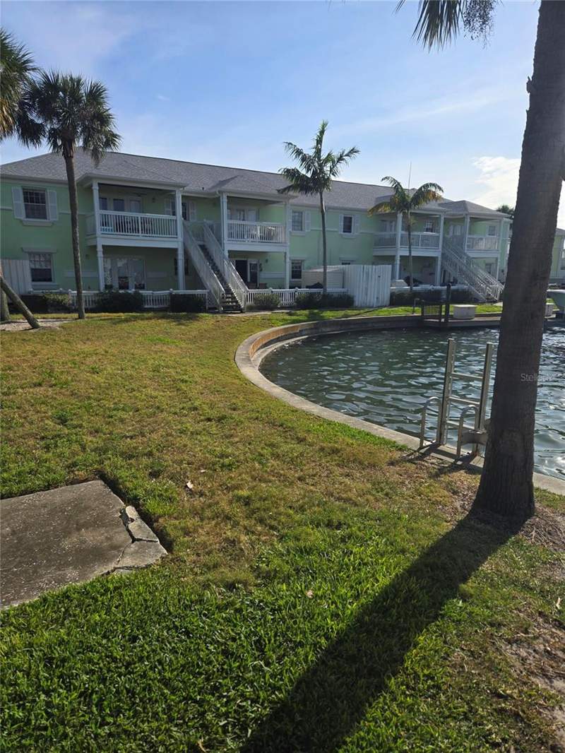 2 bedroom Condominium at 5231 Beach Drive #A, Waterside At Coquina Key South, St Petersburg — photo 2