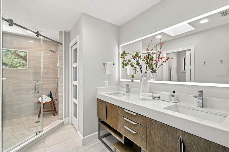 4 bedroom Single Family Residence at 3913 W Barcelona Street, Virgina Park, Tampa — photo 5