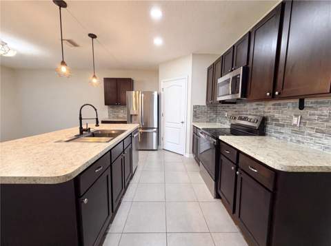 16415 Treasure Point Drive, Wimauma FL - photo 8 of 29