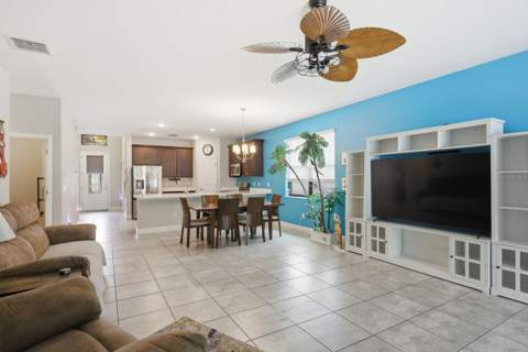 11632 Weaver Hollow Road, New Port Richey FL - photo 10 of 33
