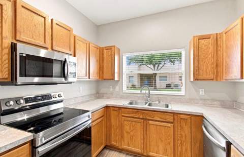 9904 Venetian River Way, Tampa FL - photo 6 of 6