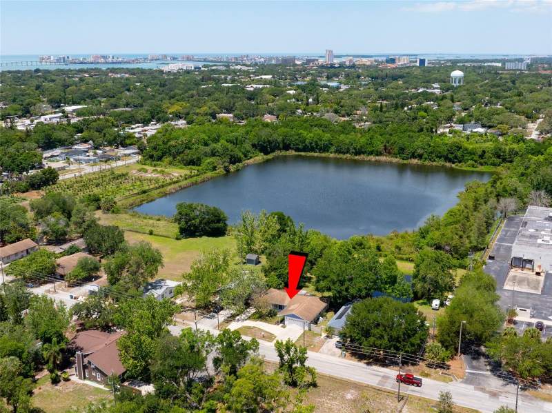 5 bedroom Single Family Residence at 1130 Wyatt Street, Pinellas County, Clearwater — photo 2