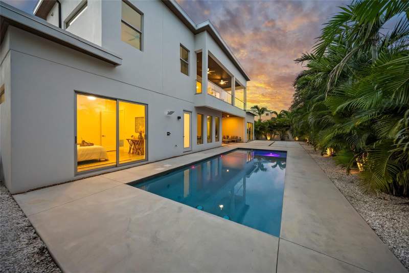 6 bedroom Single Family Residence at 2532 Fruit Tree Drive, South Gate, Sarasota — photo 4