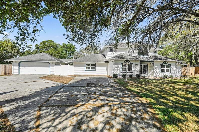 4 bedroom Single Family Residence at 18731 Firethorn Drive, Highlands, Spring Hill — photo 2