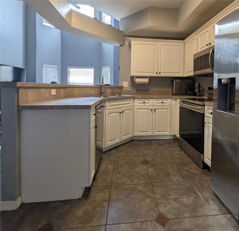 2 bedroom Townhouse at 2717 NW 103rd Way #O, Williamsburg At Meadowbrook, Gainesville — photo 3