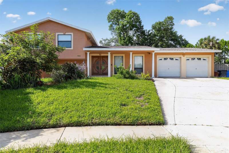 7001 BAYWOOD COURT home for sale in Townn Country Park